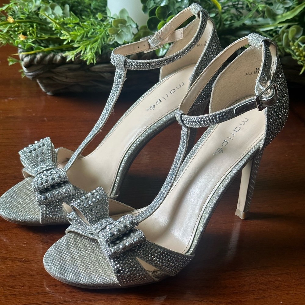 Maripe Natalia Sparkle Bow heels size 7.5